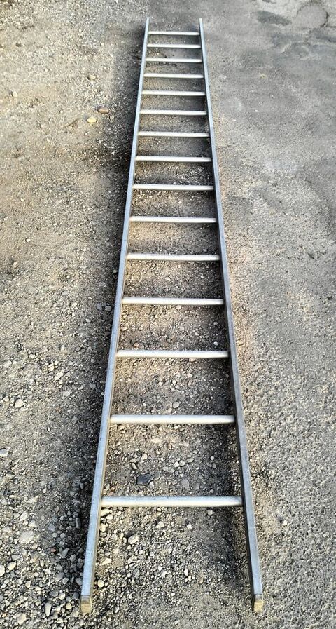 Echelle simple  1 brin  4.00m  15 barreaux  90 Saint-Jean-de-Fos (34)