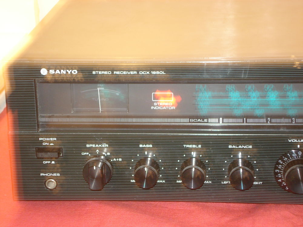 AMPLI TUNER SANYO DCX 1950 L Audio et hifi