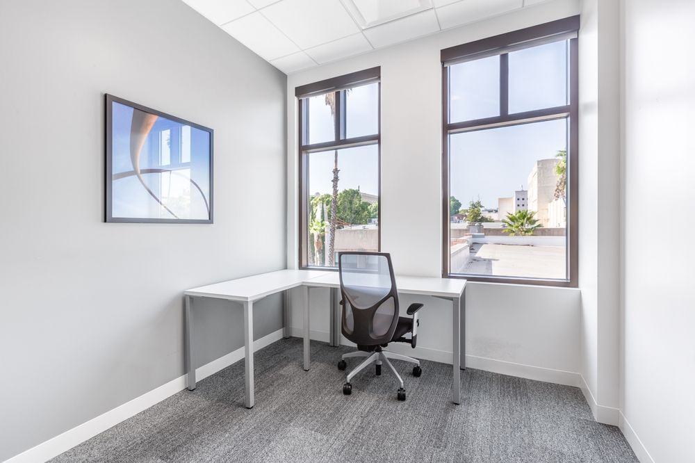   Un accès 24 heures sur 24, 7 jours sur 7 à des bureaux au design remarquable pour 2 personnes à Paris Spaces Bonne Nouvelle  