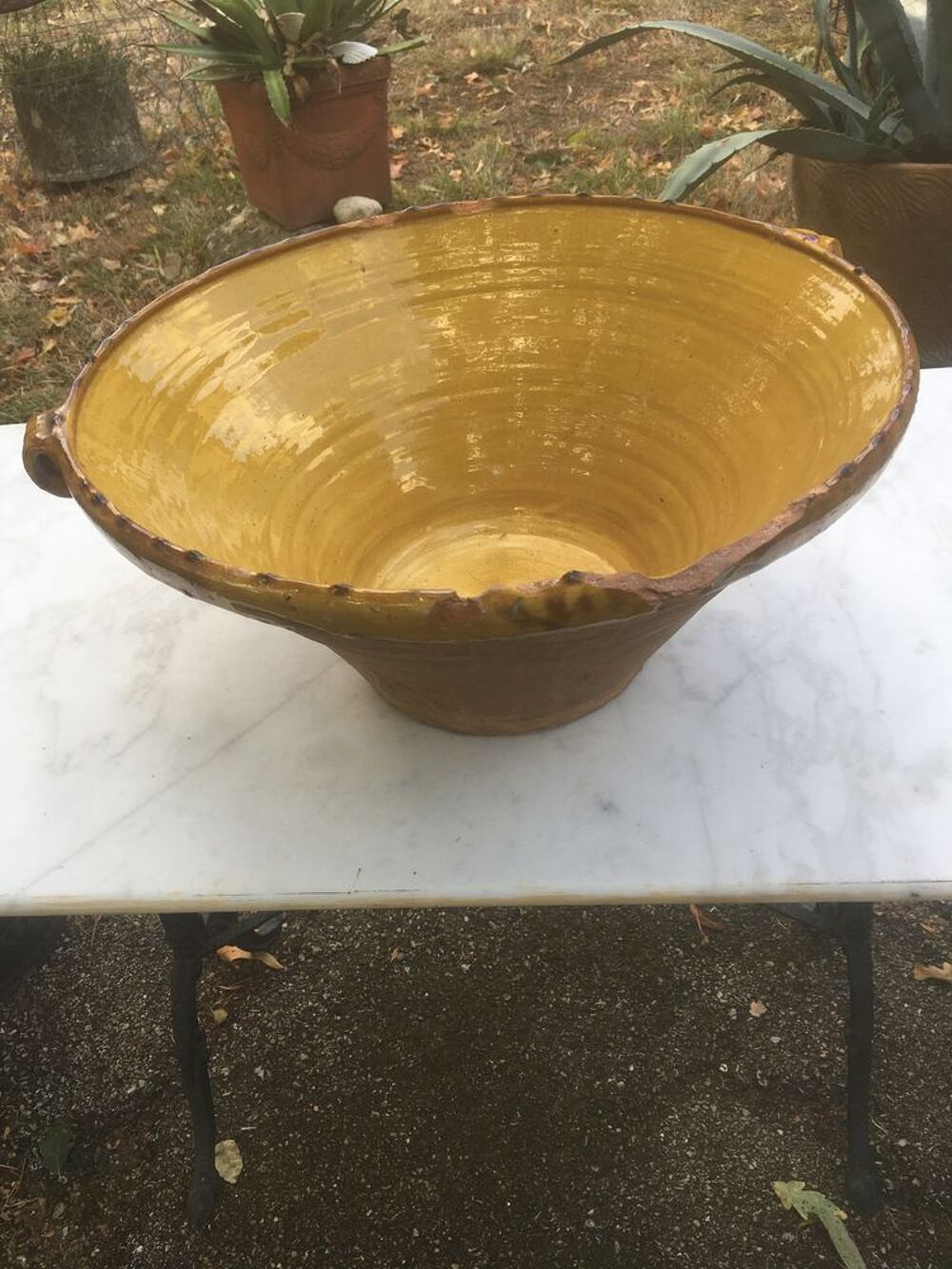 Gr&eacute;salle en terre cuite verniss&eacute;e jaune / pot / Tian (GL) Décoration