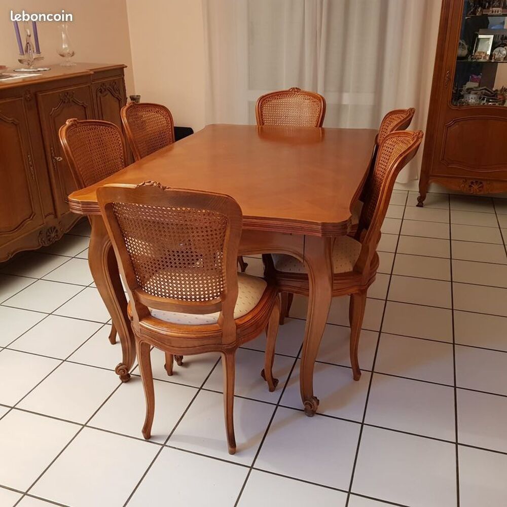 Salle &agrave; manger en meurisier Meubles