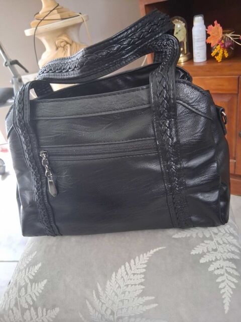 SAC à€ MAIN NOIR JOLI. Brest (29)