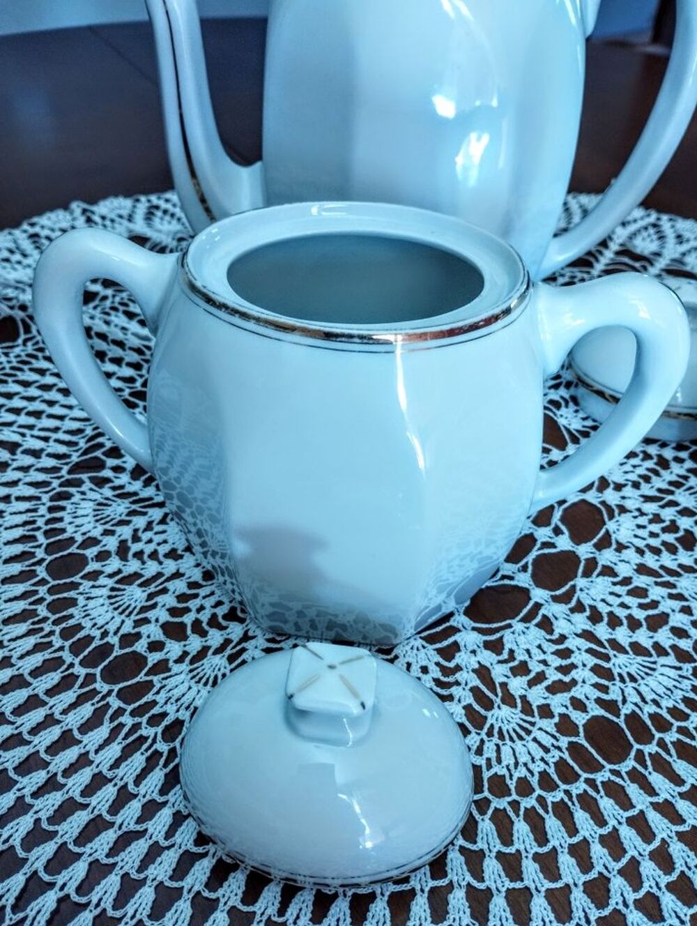 cafeti&egrave;re porcelaine:
Décoration