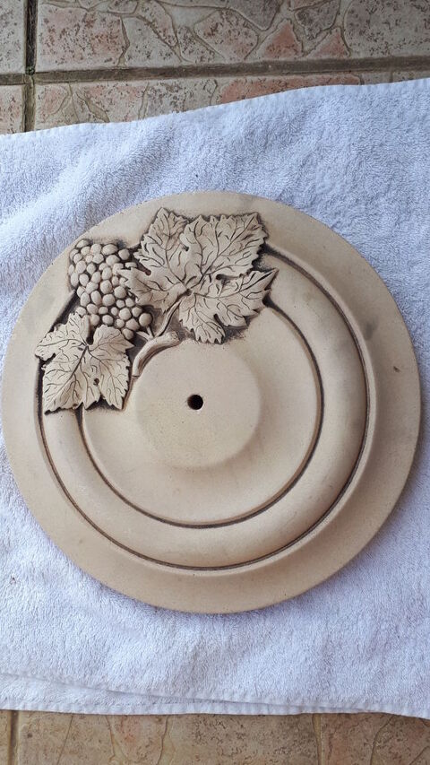 Rosace pierre d�coration 45 Montigny-Lencoup (77)