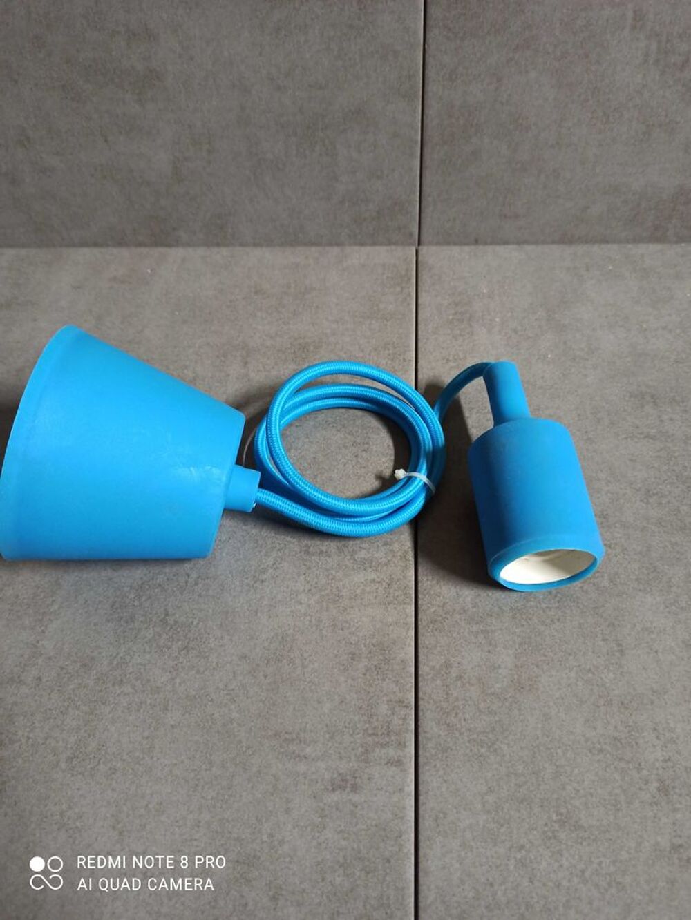 Suspension filaire bleue Décoration
