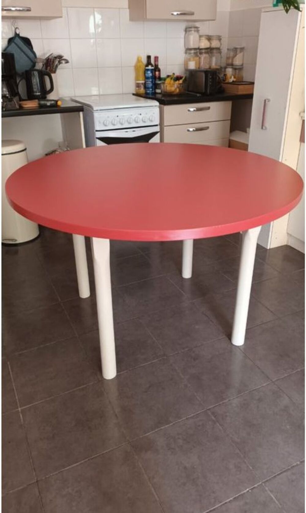 Table ronde faite par un menuisier Meubles