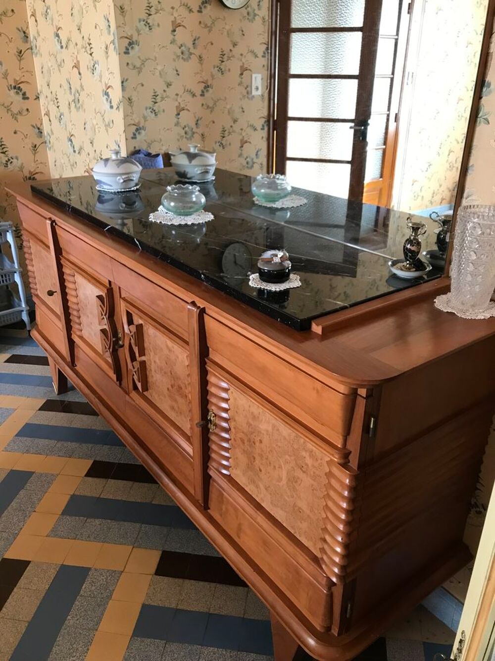 Buffet vaisselier en noyer Meubles