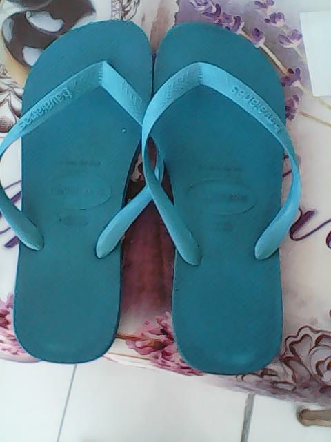 Tongs Havaianas bleues taille 43/44 
5 Vallauris (06)