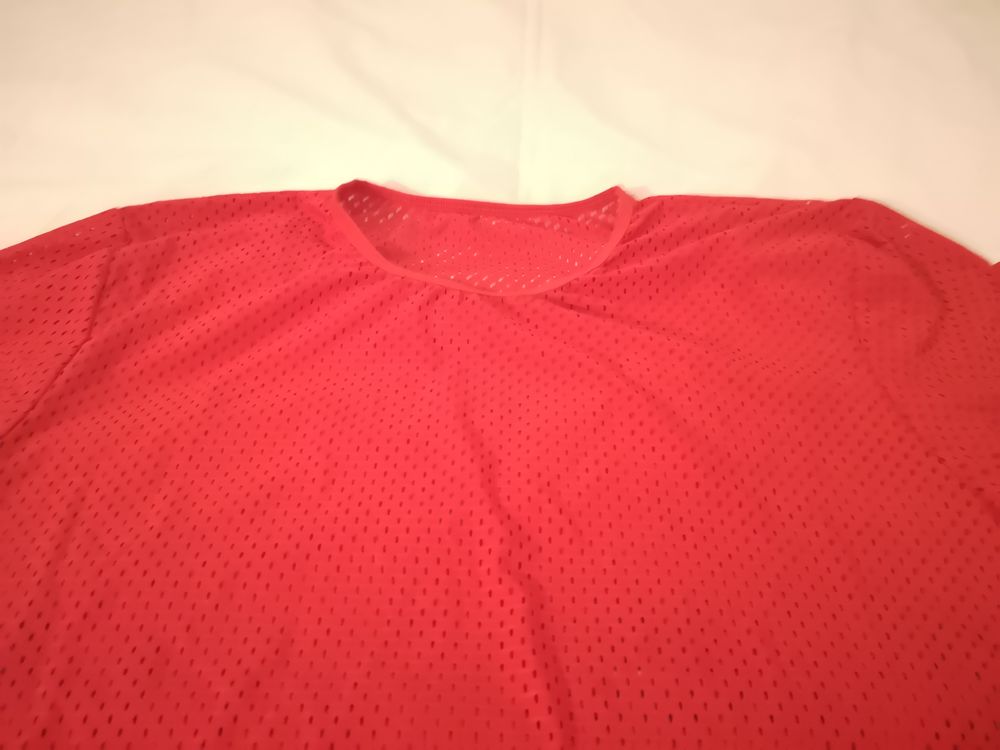 T-shit moulant synth&eacute;tique rouge Lookme Vêtements