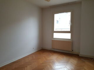  Appartement à louer 4 pièces 97 m²