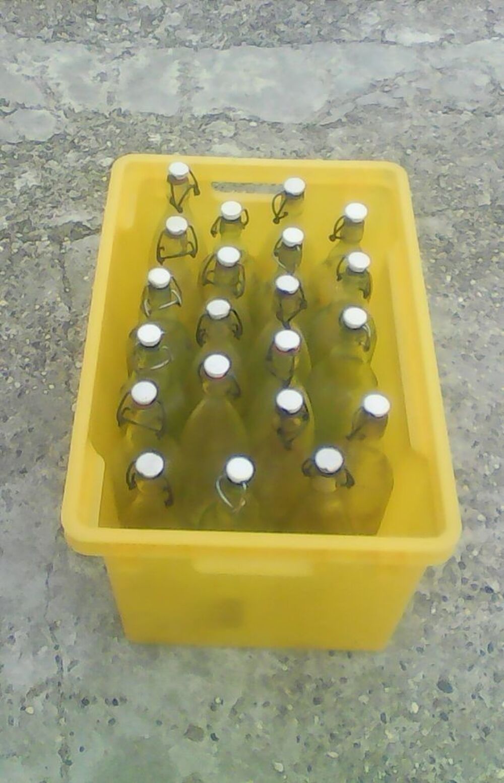 Bouteilles en verre &agrave; &eacute;trier de 1 litre. Bricolage