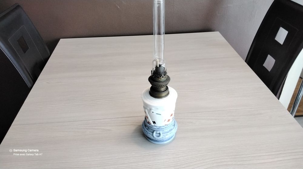 LAMPE &Agrave; P&Eacute;TROLE Décoration