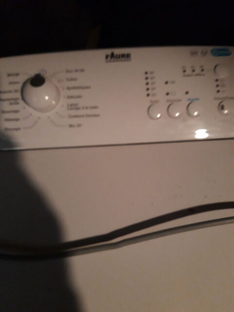 Lave linge  5,5kgs  faure 160 Saint-Étienne-de-Montluc (44)