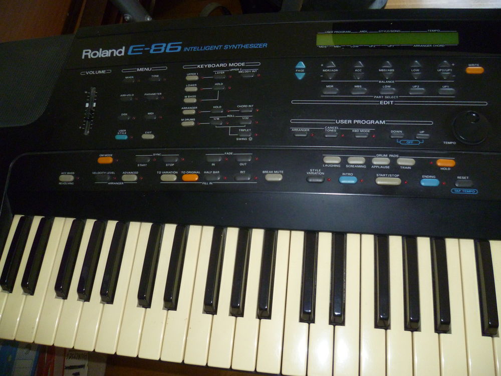 ROLAND ARRANGEUR E86 Instruments de musique