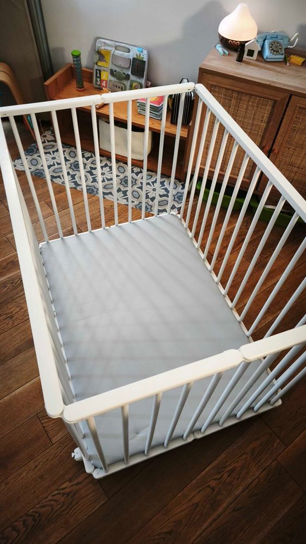 Parc b&eacute;b&eacute; pliant en bois WEBABY €" avec roulettes Puériculture