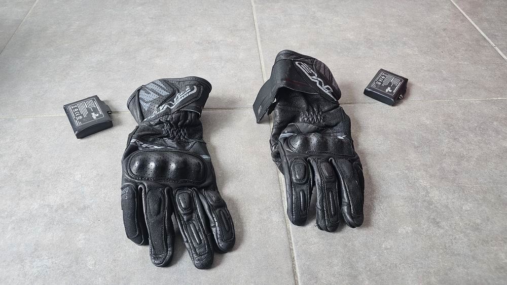 Accessoires moto.
Tout pour rouler en s&eacute;curit&eacute; !!!
Sports