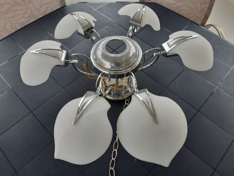 Lustre av 6 Coquilles Blanches & Métal. 25 Le Vernois (39)