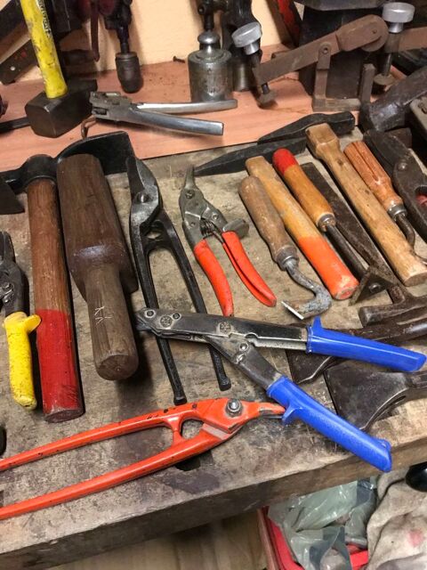 outil de couvreur 300 Gonneville-en-Auge (14)