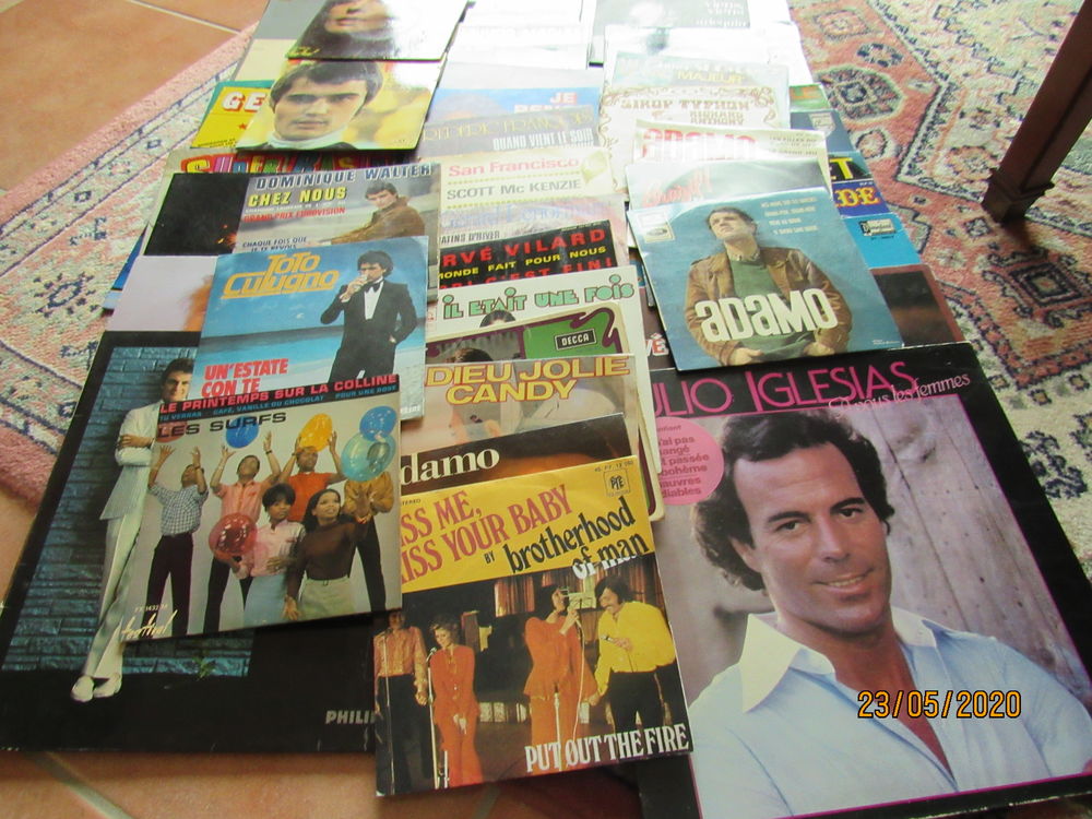  ANCIENS DIQUES VINYLES 33 TOURS ET 45 TOURS CD et vinyles