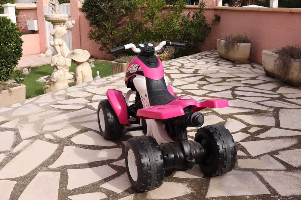 Quad &Eacute;lectrique SMOBY 6 Volts pour Enfant
Jeux / jouets