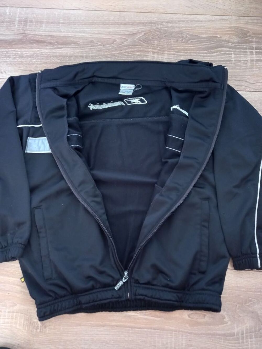 Veste de jogging bleu marine marque Reebook taille 10 ans Vêtements enfants