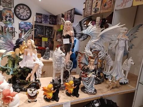 AU PARADIS DE MAX grand choix plus de 300 statues, décos, 1 Épervans (71)