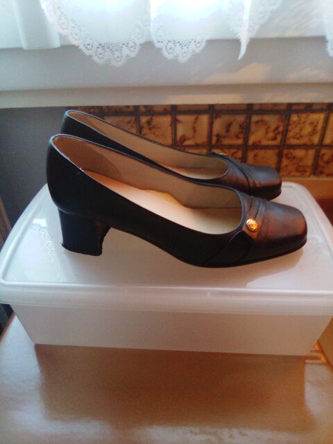 chaussures femme cuir noir taille 37 3 Br�tigny-sur-Orge (91)