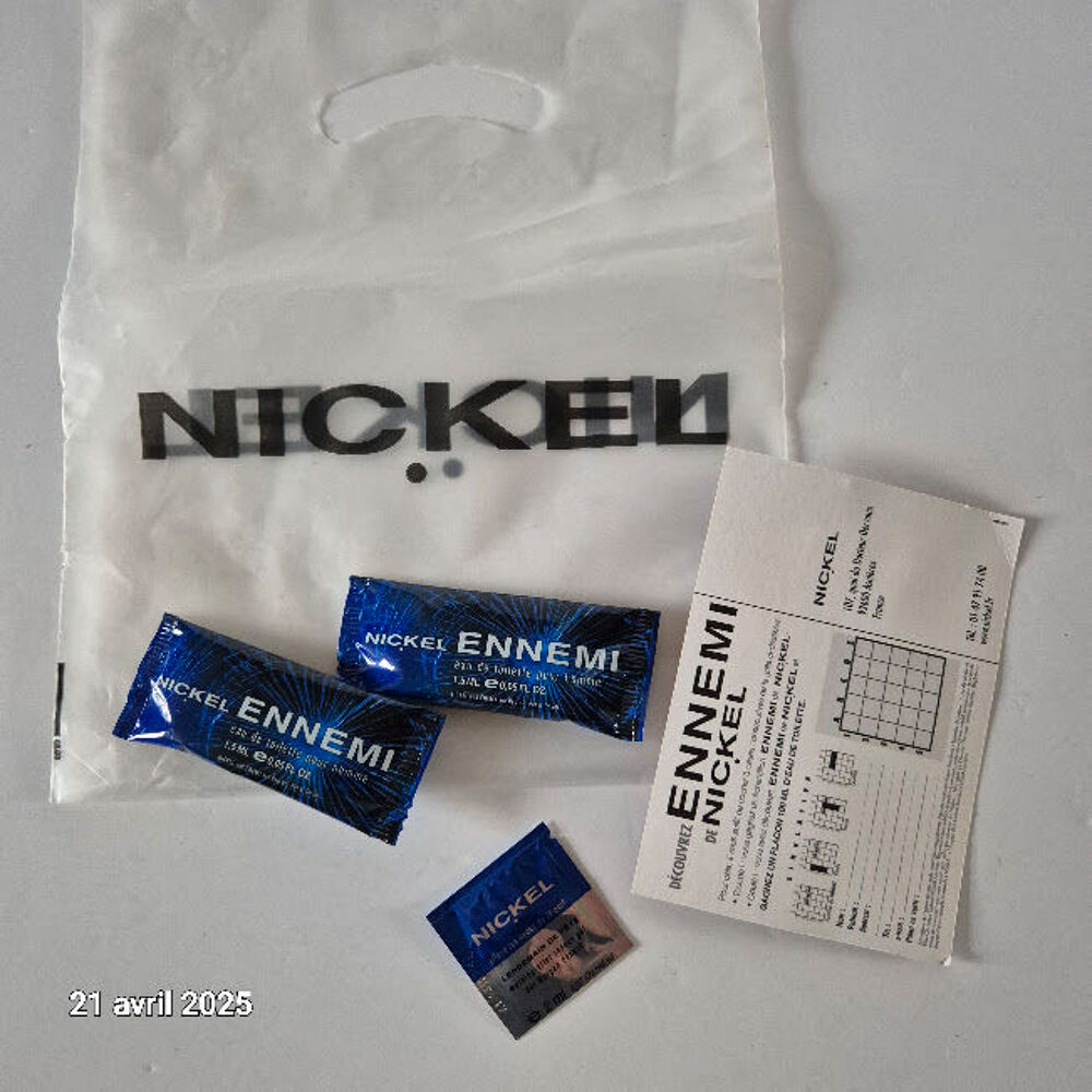 Lot de 2 sachets d'&eacute;chantillons Nickel, cosm&eacute;tique pour homm 
