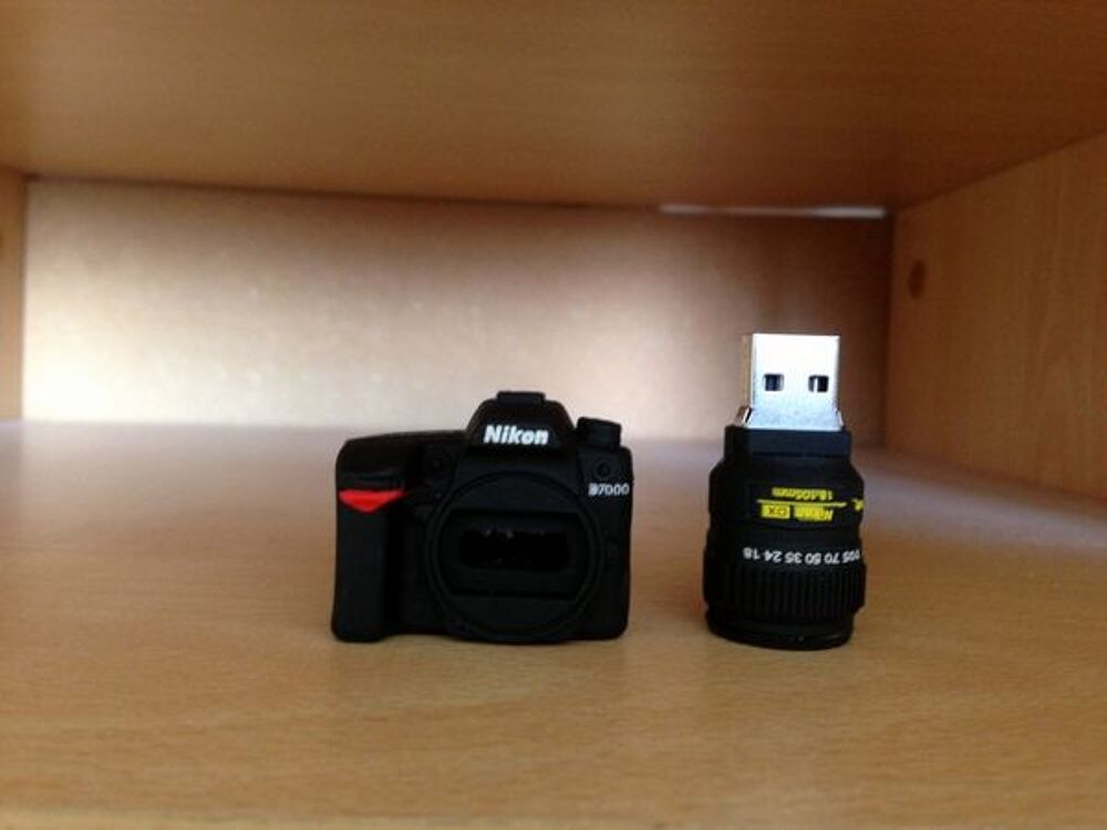 cl&eacute; usb 8 go fantaisie appareil photo nikon d7000 
Matériel informatique