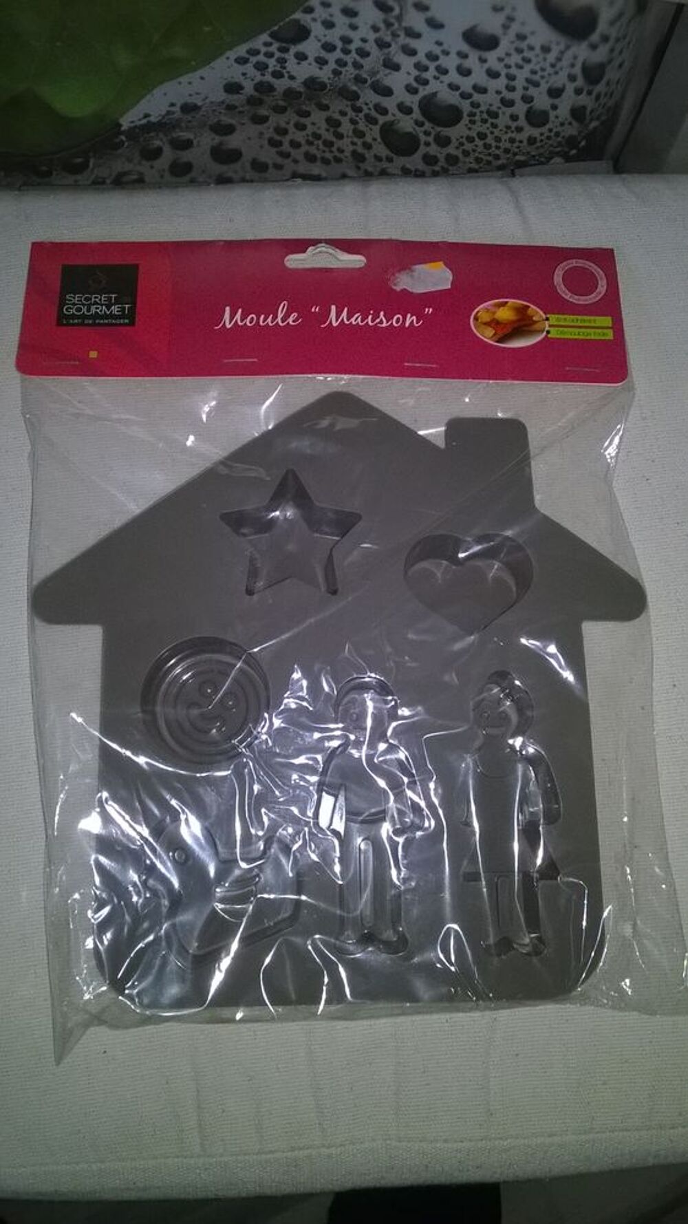 Moule &agrave; biscuits en silicone
Neuf sous emballage
pour les Décoration