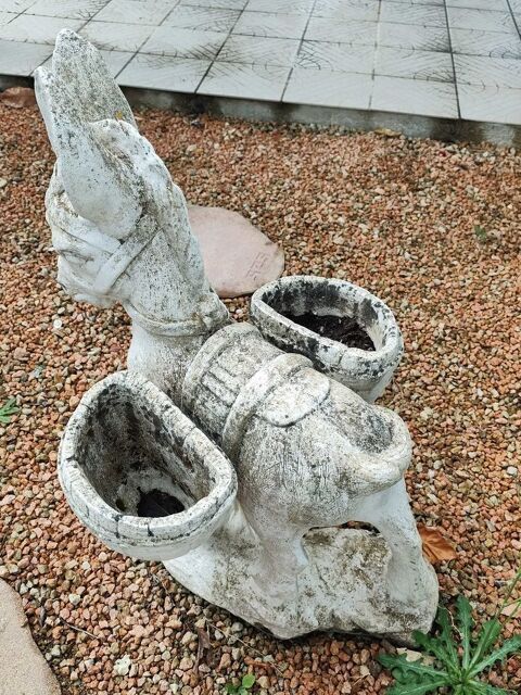 plusieurs statues en pierre 200 Randan (63)