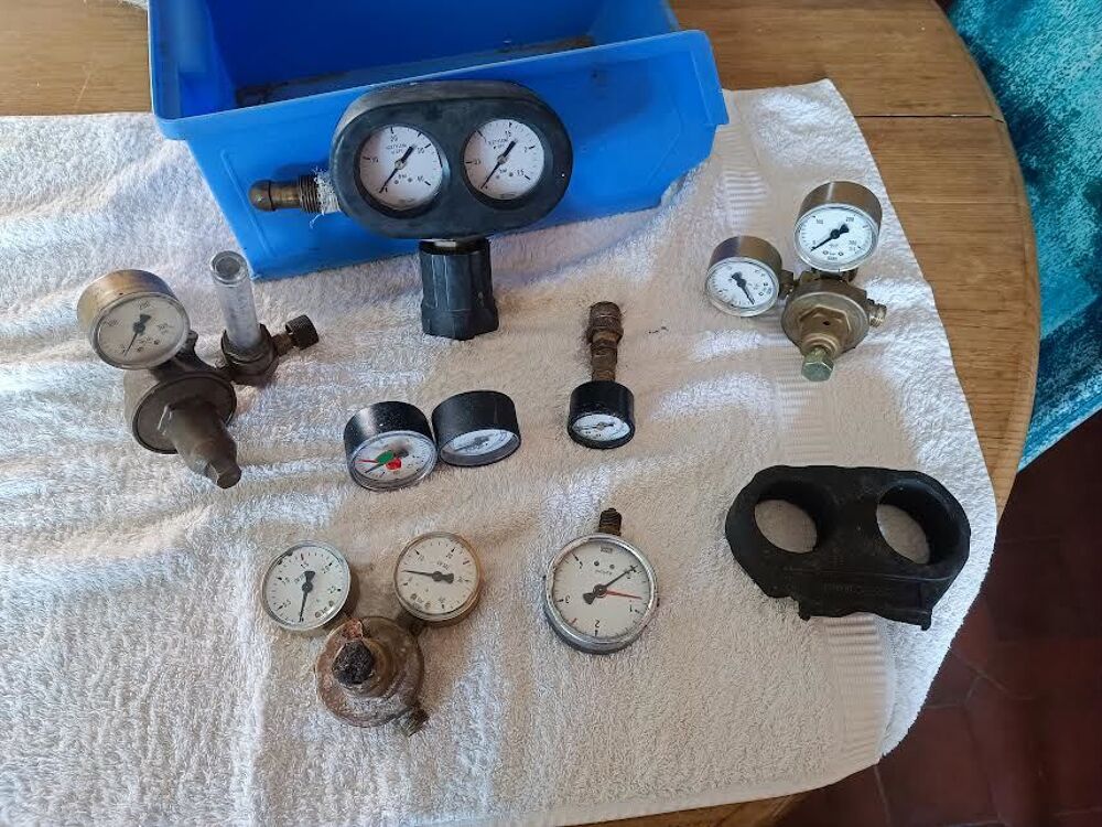  LOT MANOMETRE / D&Eacute;TENDEUR CHAUFFAGE Bricolage