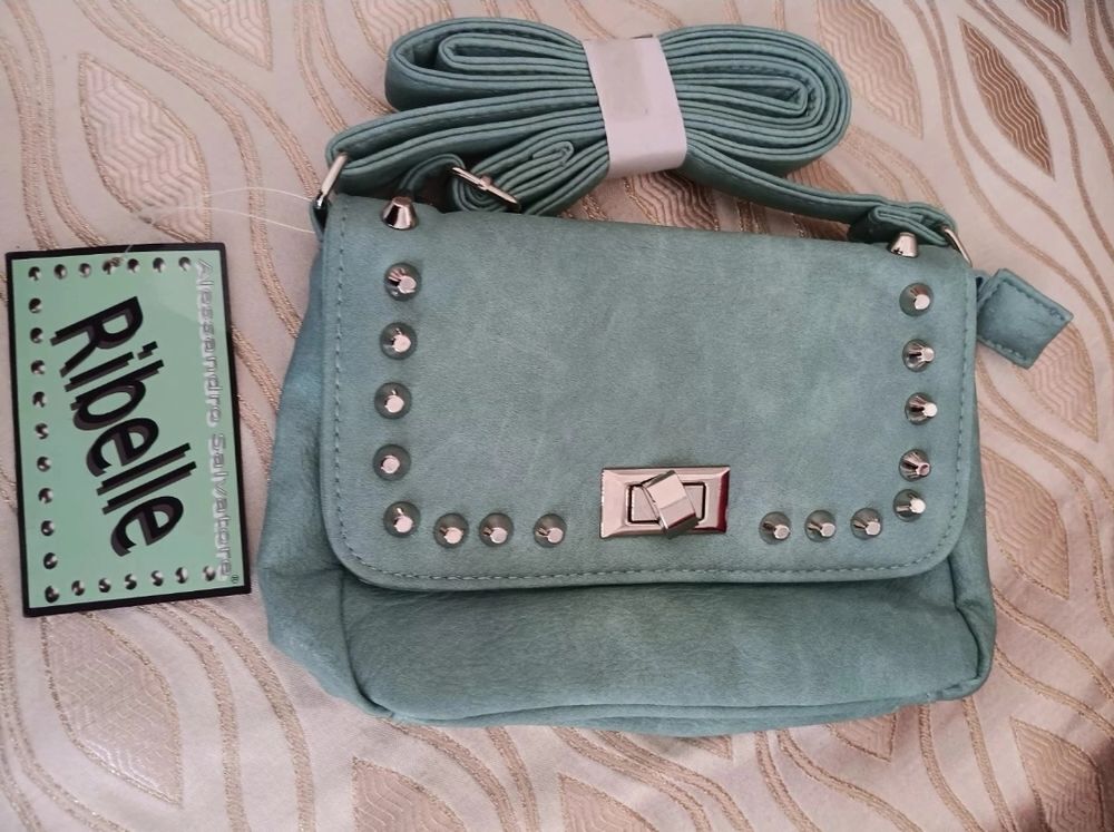 Sac &agrave; main femme avec bandouli&egrave;re prix 50€ + Cadeau Maroquinerie