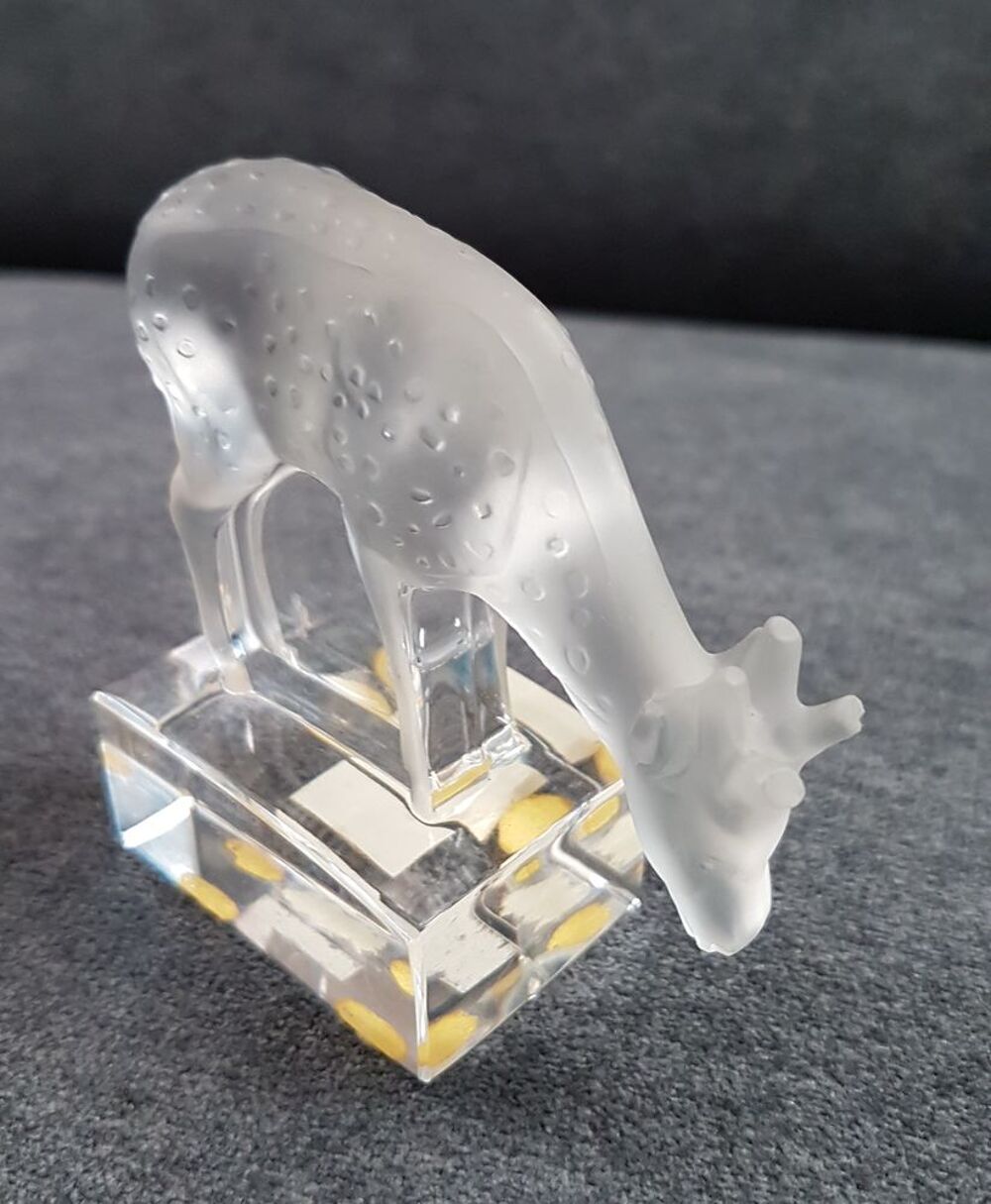 LALIQUE FRANCE, petite biche, faon, daim, chevreuil Décoration