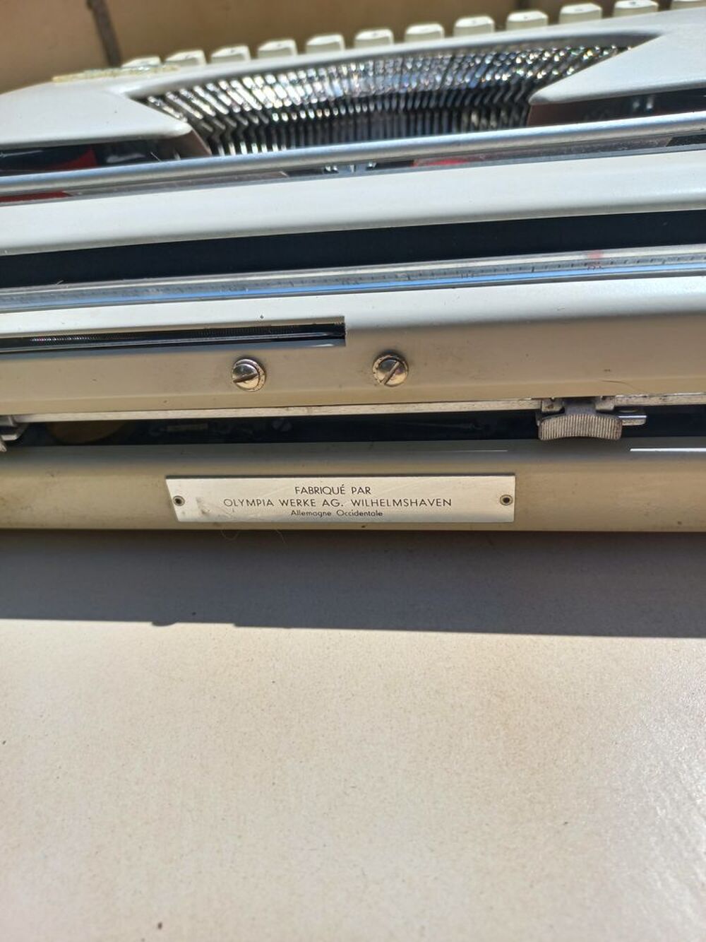 VIEILLE MACHINE A ECRIRE 