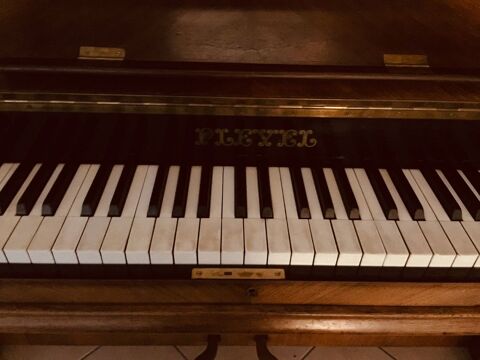 D'un Piano Pleyel 1290 Vaugneray (69)