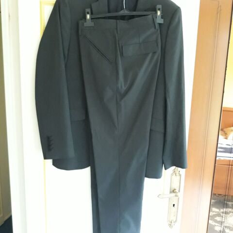 Costume homme 40 Savigny-le-Temple (77)