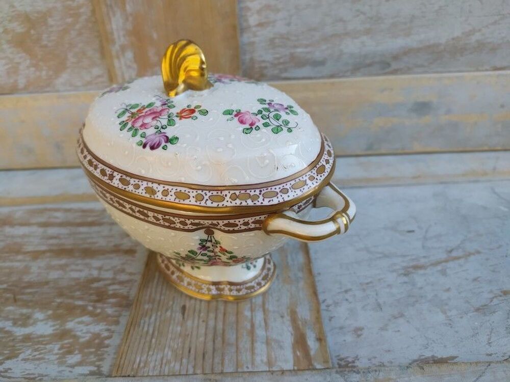 Ancien Drageoir Sucrier Porcelaine de Samson
Décoration