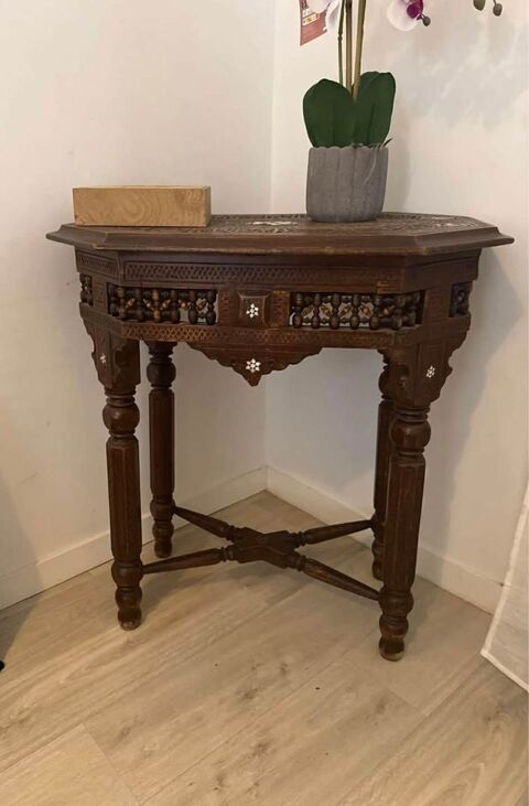 Console / table d'appoint orientale ancienne ? bois sculpt� 600 Melun (77)