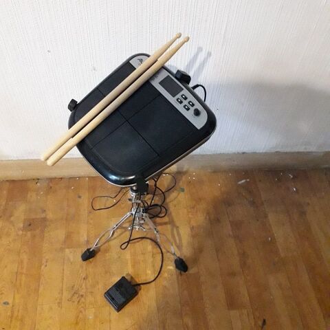 PAD DE PERCUSSIOB SAMPLEPAD ALESIS -150  --ENVOI POSSIBLE 150 Hyres (83)