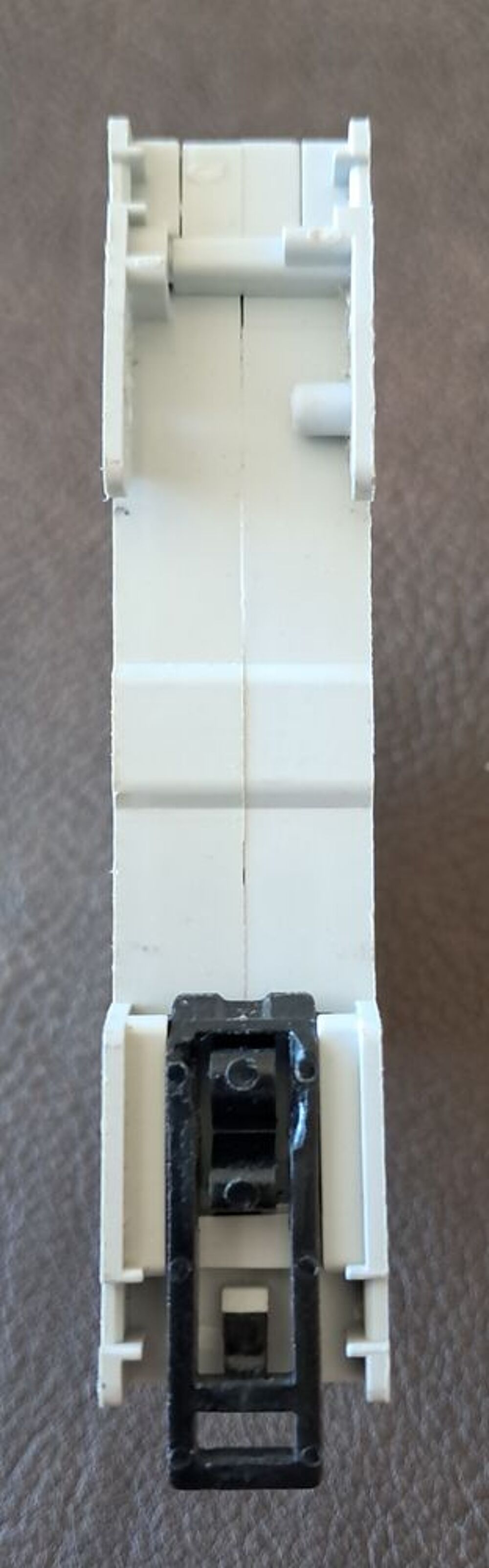 T&eacute;l&eacute;rupteur ABB E251T 250 V Bricolage