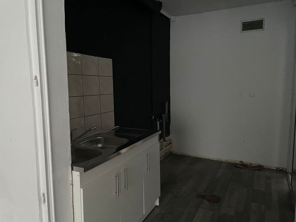Location Atelier saisonnière ou Bureau ou résidences secondaires ou artisanal Bruyères-et-montbérault
