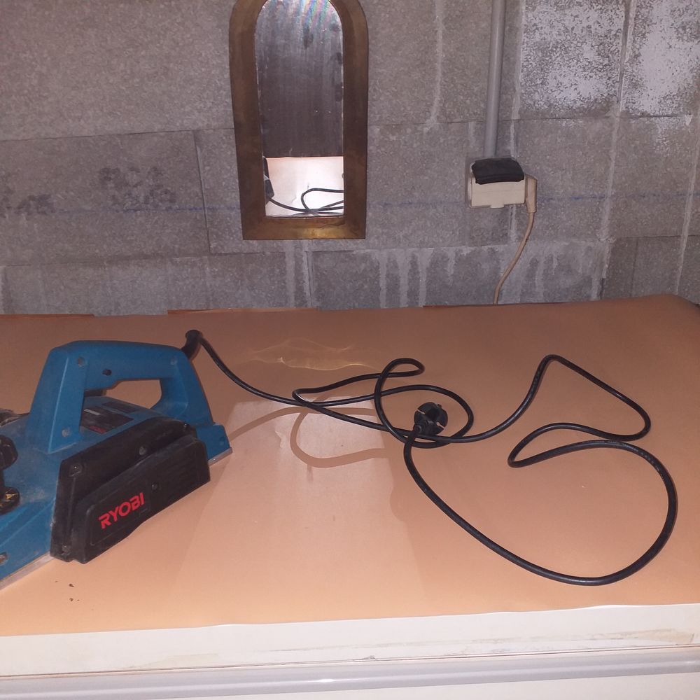 RABOT ELECTRIQUE RYOBI Bricolage