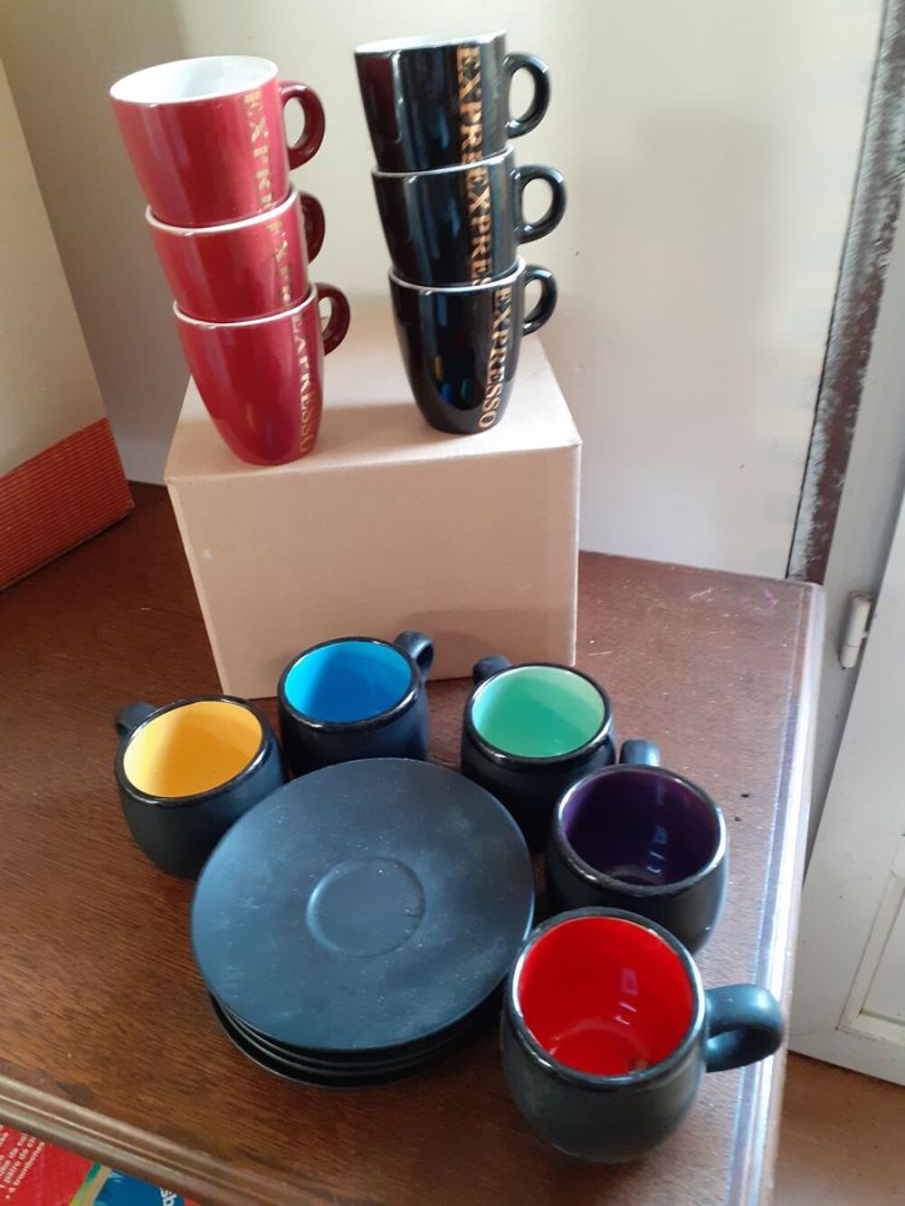 Lot de 11 tasses et soucoupes Cuisine