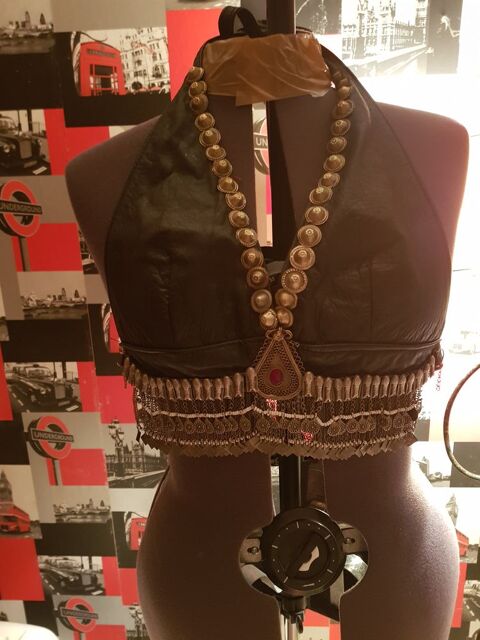 bustier ethnique cuir de  créateur pour fete médiévale 90 Tournan-en-Brie (77)