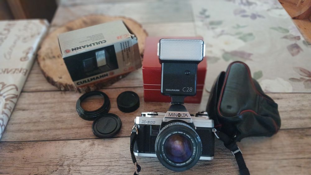 Appareil photo MINOLTA avec tous les accessoires Photos/Video/TV