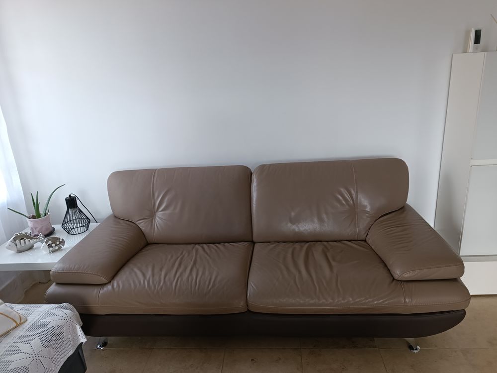 Canap&eacute; en cuir de mobilier de France Meubles