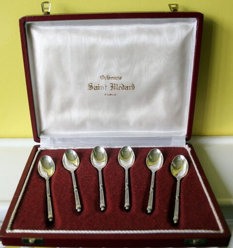 coffret 6 cuillères ST MEDARD ORFEVERIE
60 Issy-les-Moulineaux (92)