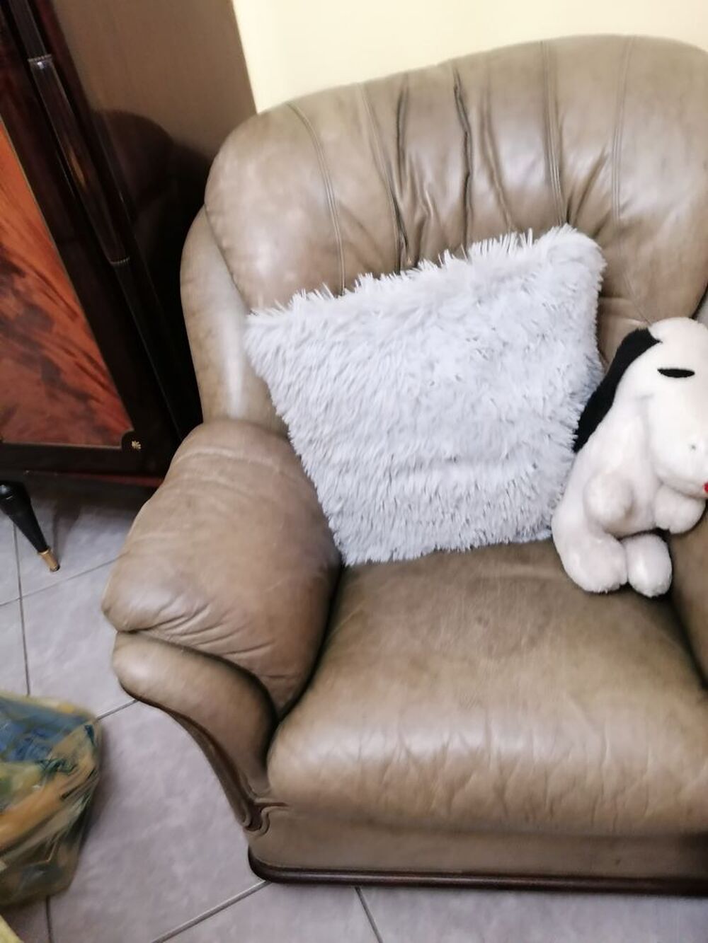 Canap&eacute; et fauteuil en cuir Meubles