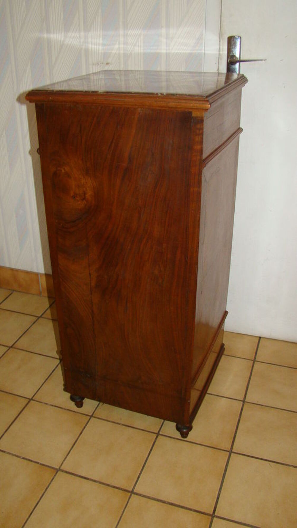 Chiffonnier de style Louis XVI - Epoque XIX&egrave;me Meubles